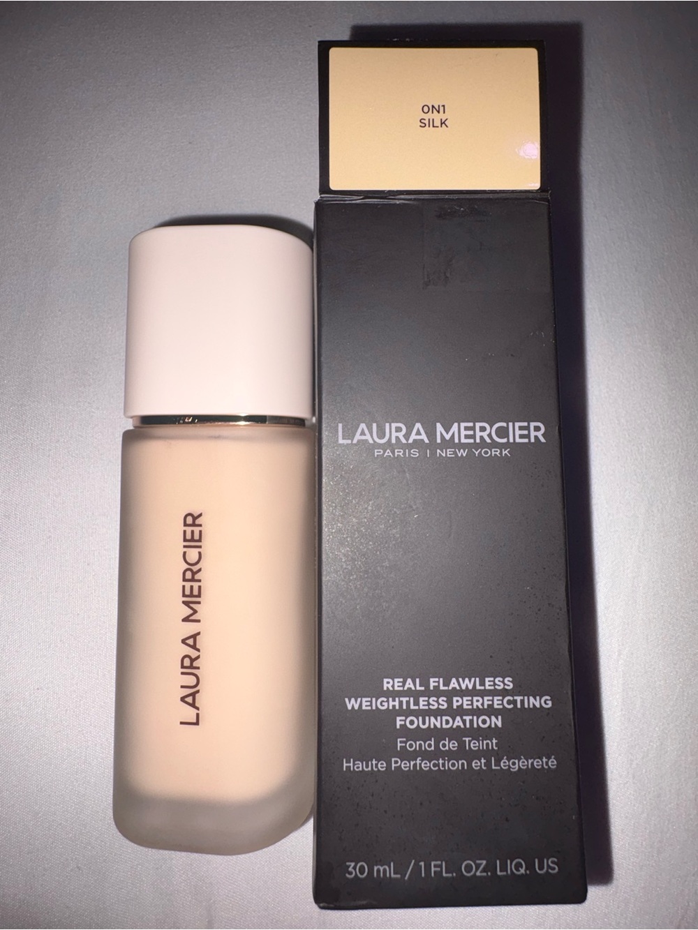 Laura Mercier Real Flawless Weightless Perfecting Foundation - Silk (ON1)